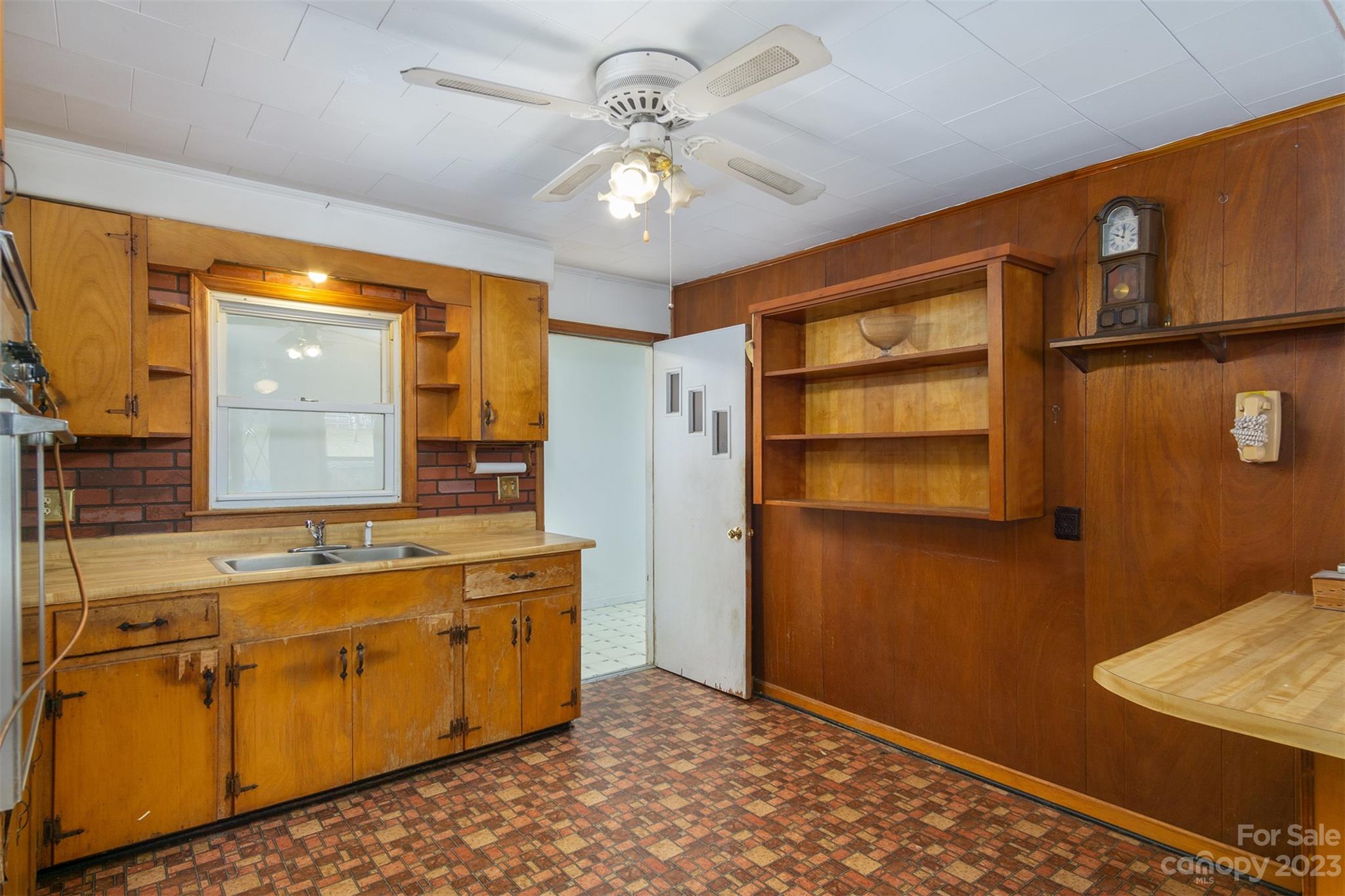 Property image 4 of 113 Dellwood Avenue in Grovemont, Swannanoa, NC 28778