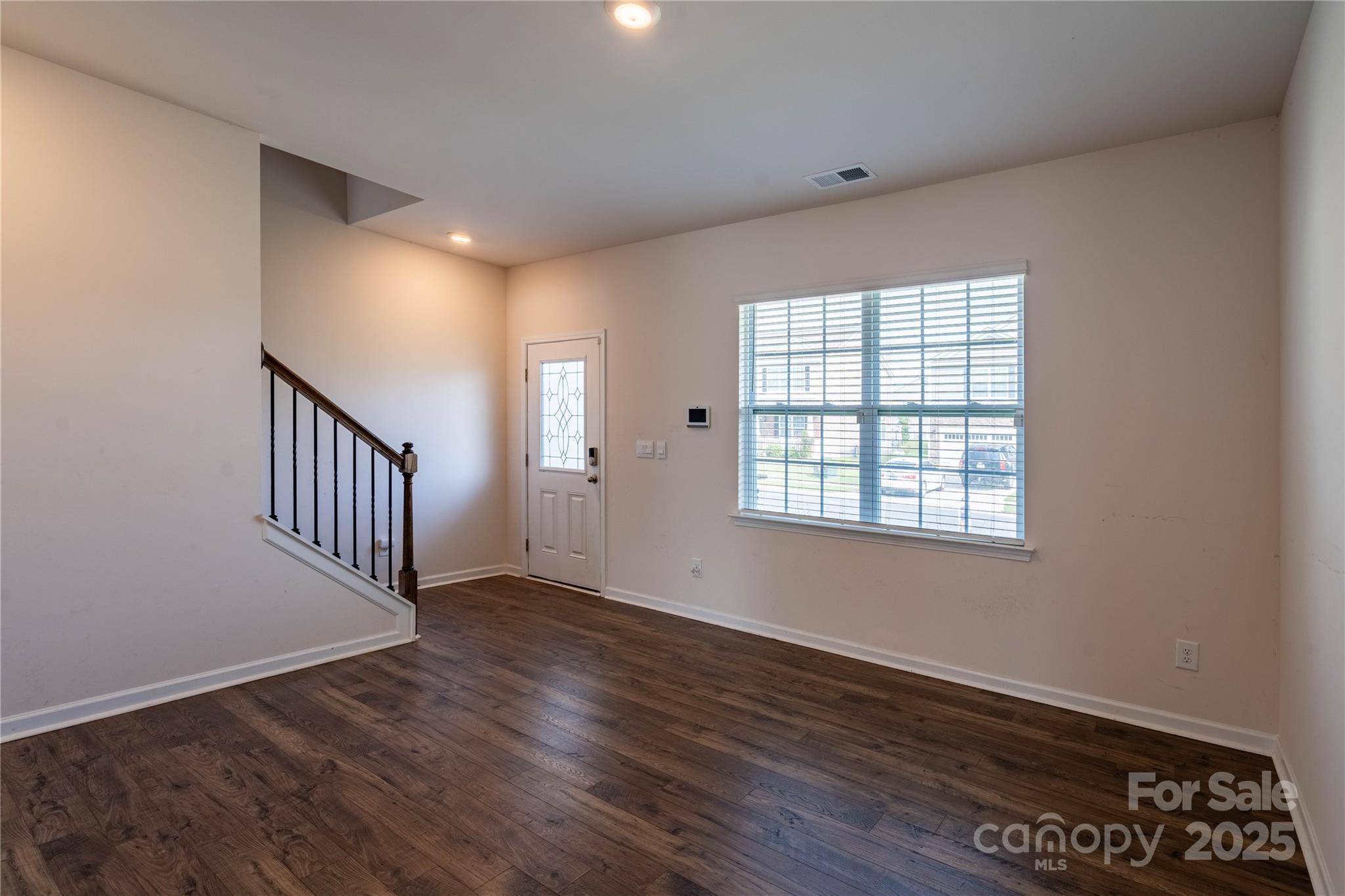 Property image 5 of 9124 Mackinaw Drive in Nolen Farm, Gastonia, NC 28056