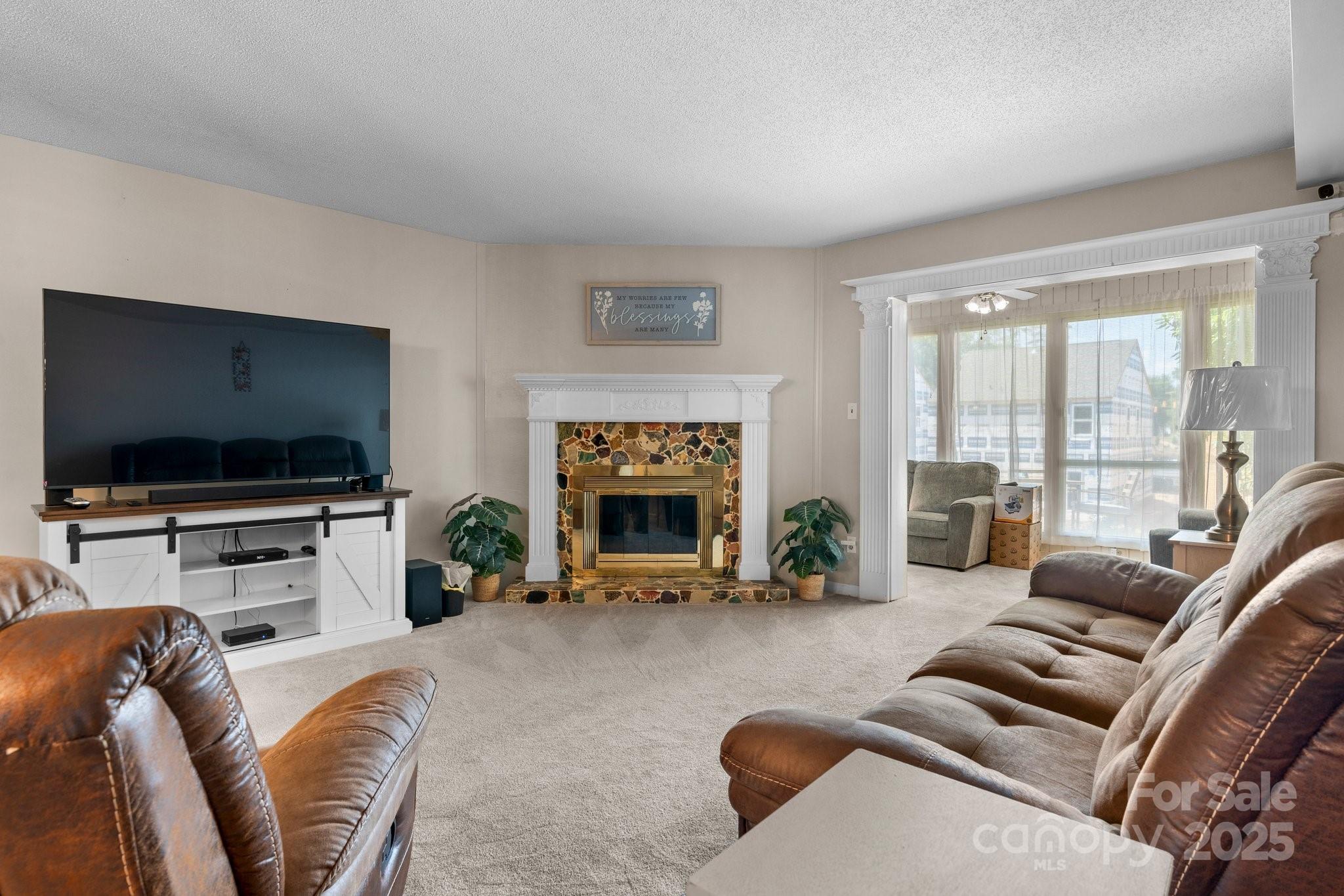 Property image 4 of 1330 5th Street in TARA WOODS, Hickory, NC 28601
