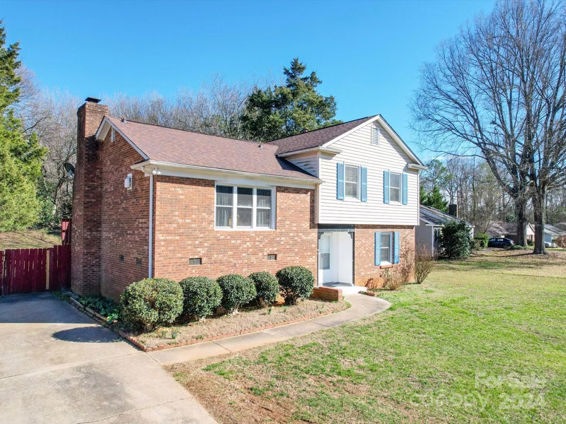 Property image 3 at 5846 Falstaff Drive, Charlotte, NC 28227