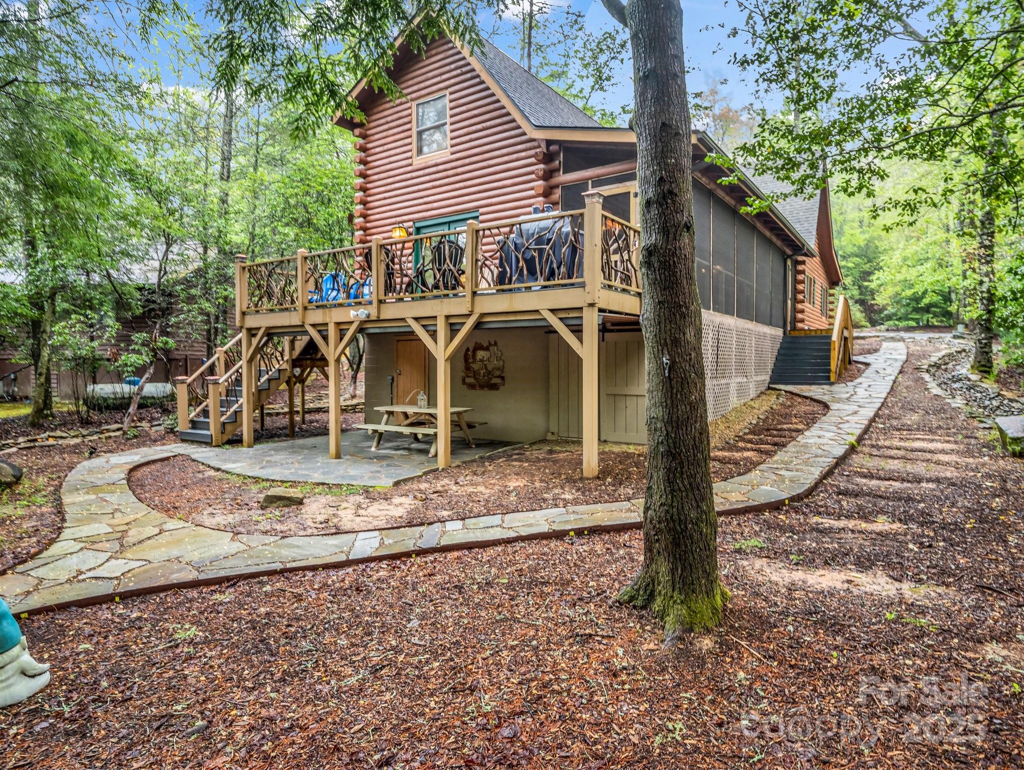 Property image 3 of 1040 Soquili Drive in Connestee Falls, Brevard, NC 28712