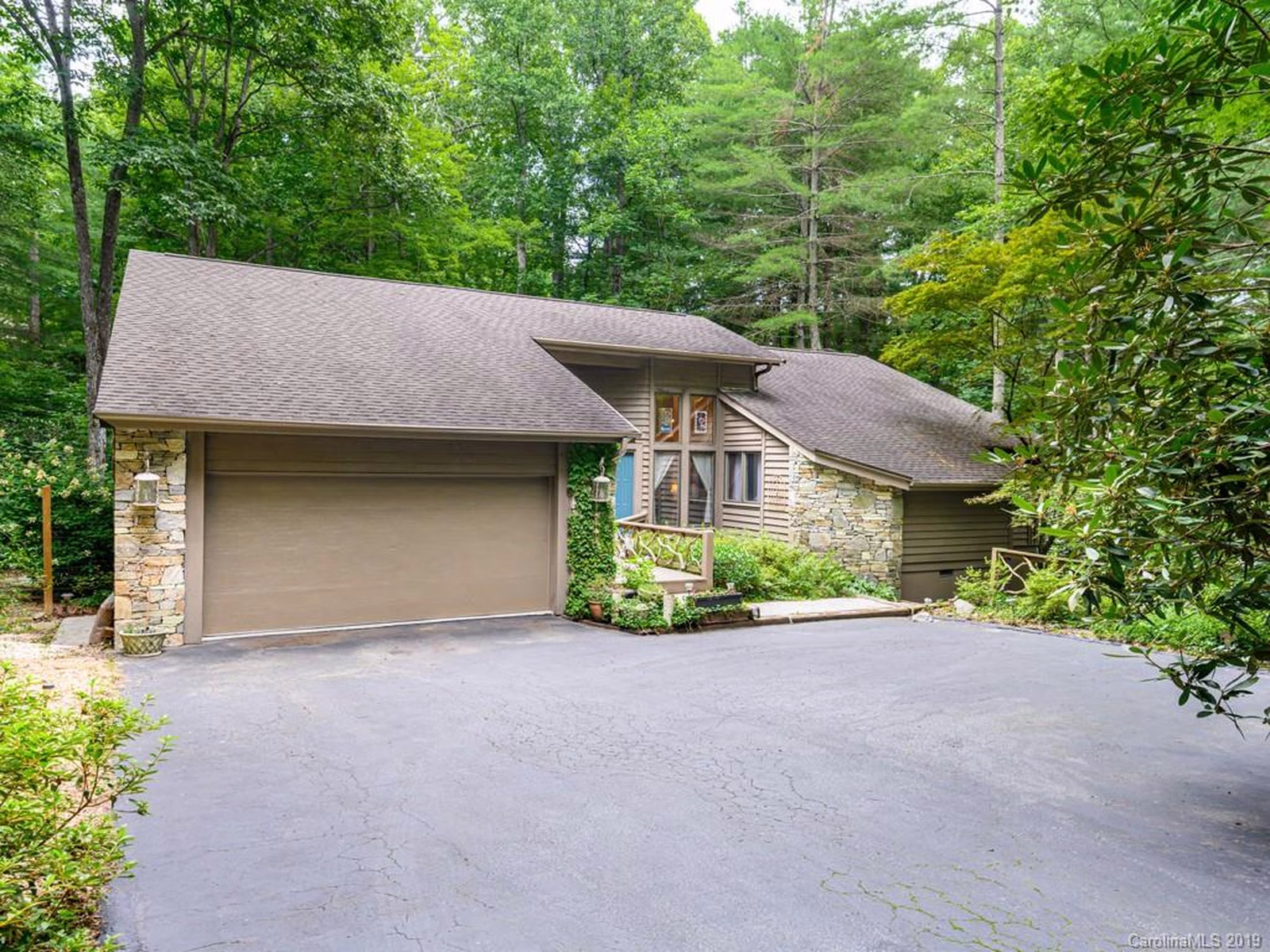 Property image 1 at 126 Timber Creek Road, Hendersonville, NC 28739