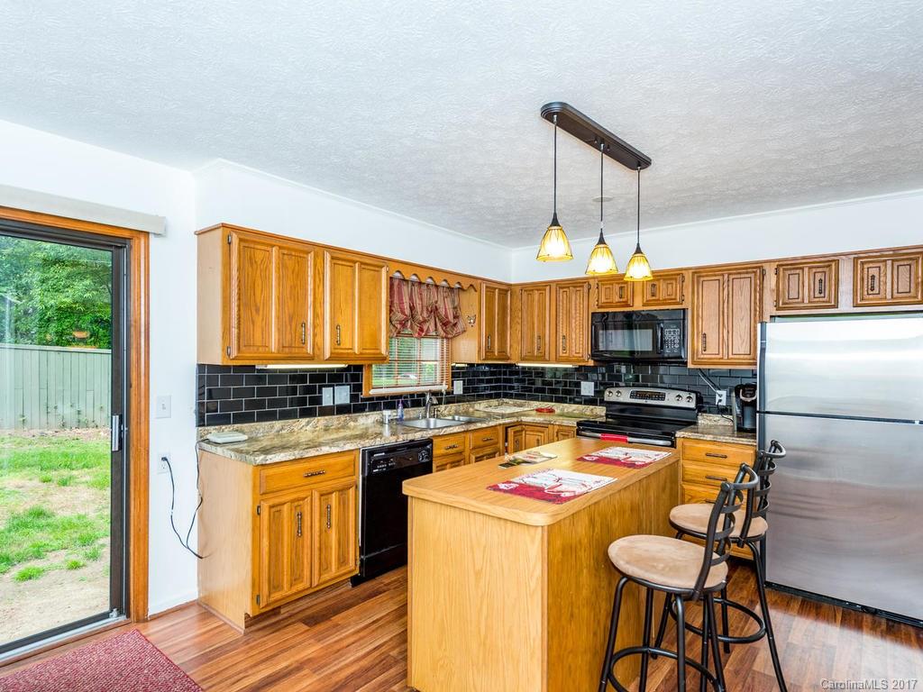 Property image 5 of 15 Poplar Court in Hickory Hill, Hendersonville, NC 28792