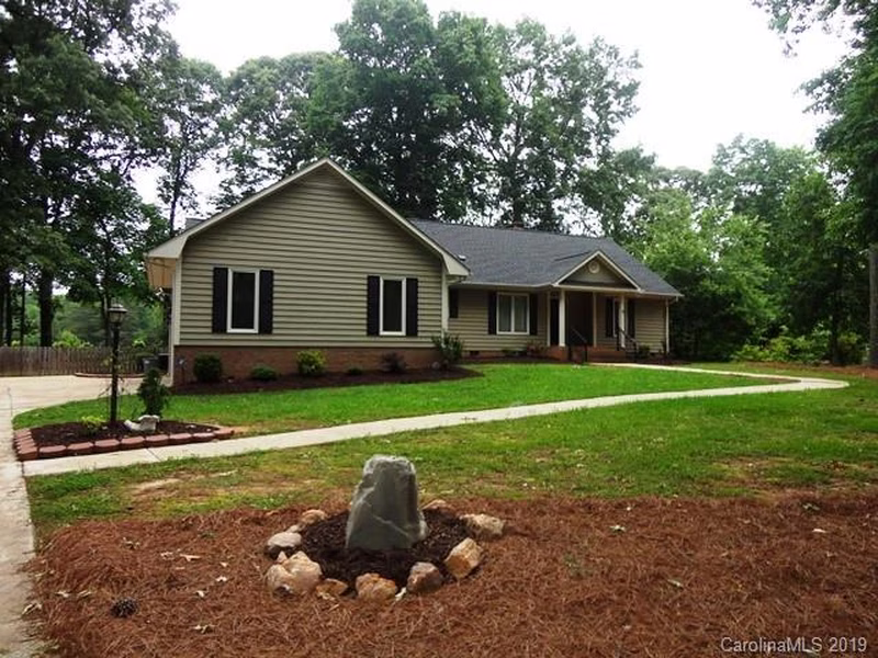 109 Woodstream Circle