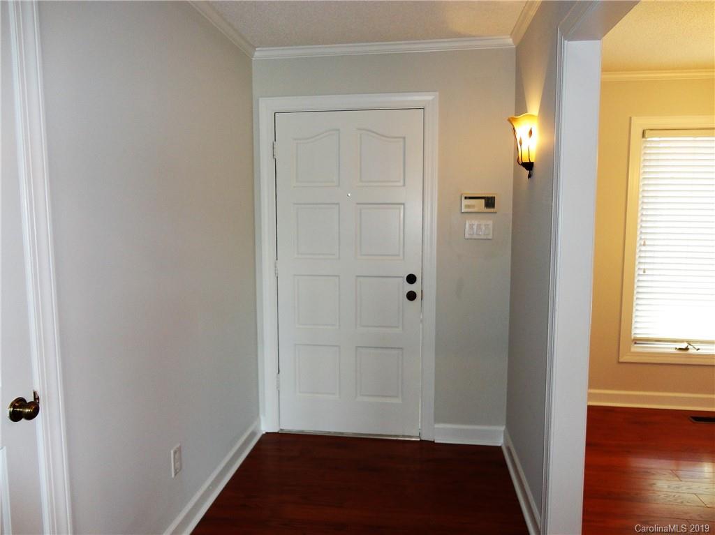 Property image 4 of 109 Woodstream Circle in Norman Woods, Mooresville, NC 28117