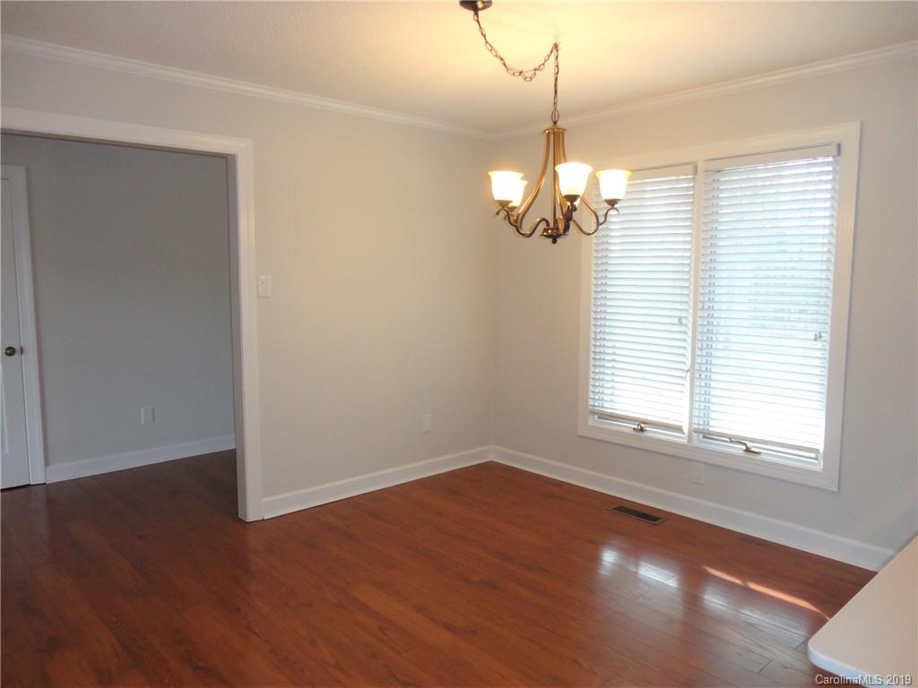 Property image 5 of 109 Woodstream Circle in Norman Woods, Mooresville, NC 28117