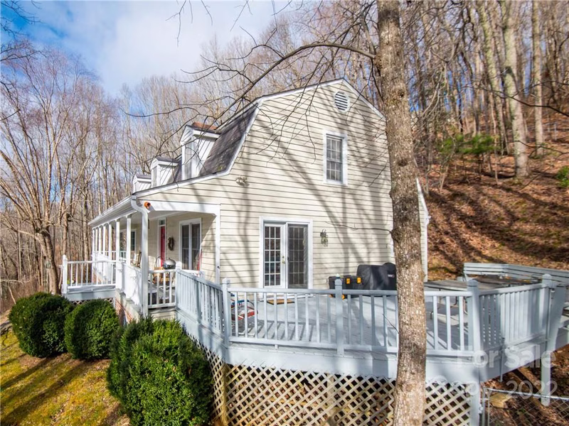 27 Breezeway Drive