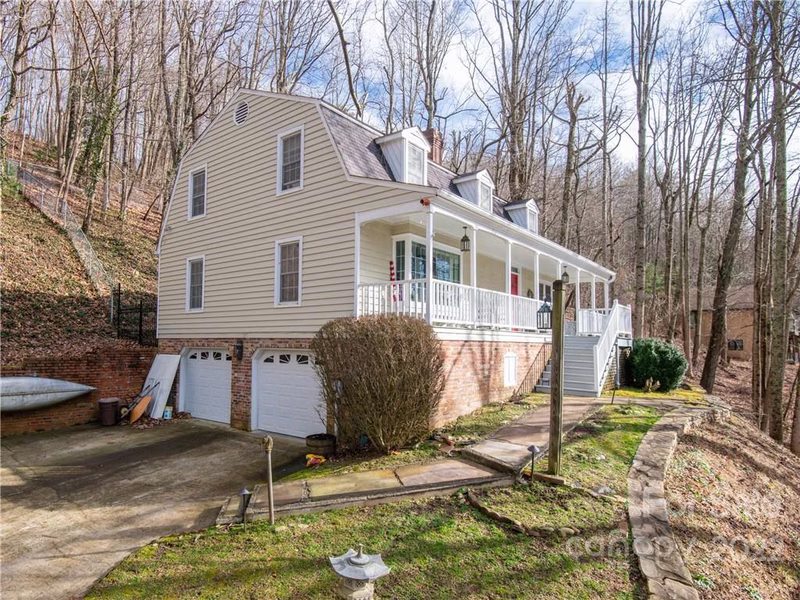 Property image 3 at 27 Breezeway Drive, Asheville, NC 28803