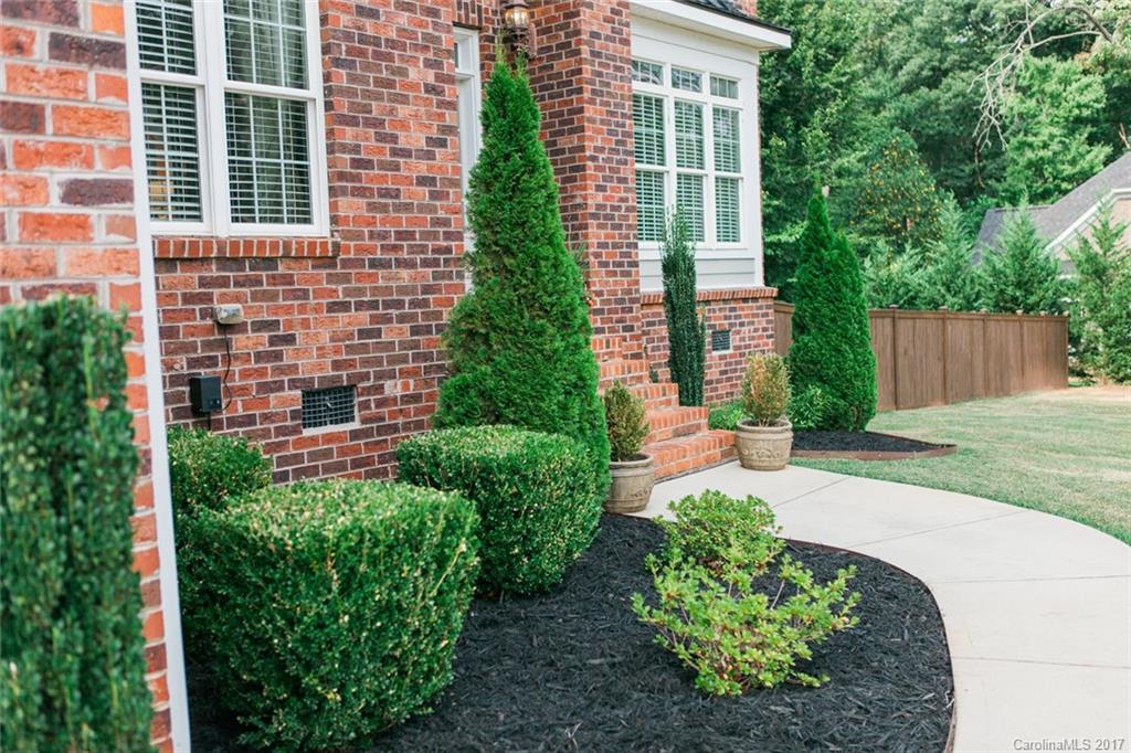 Property image 4 of 105 Jase Court in Norman Woods, Mooresville, NC 28117