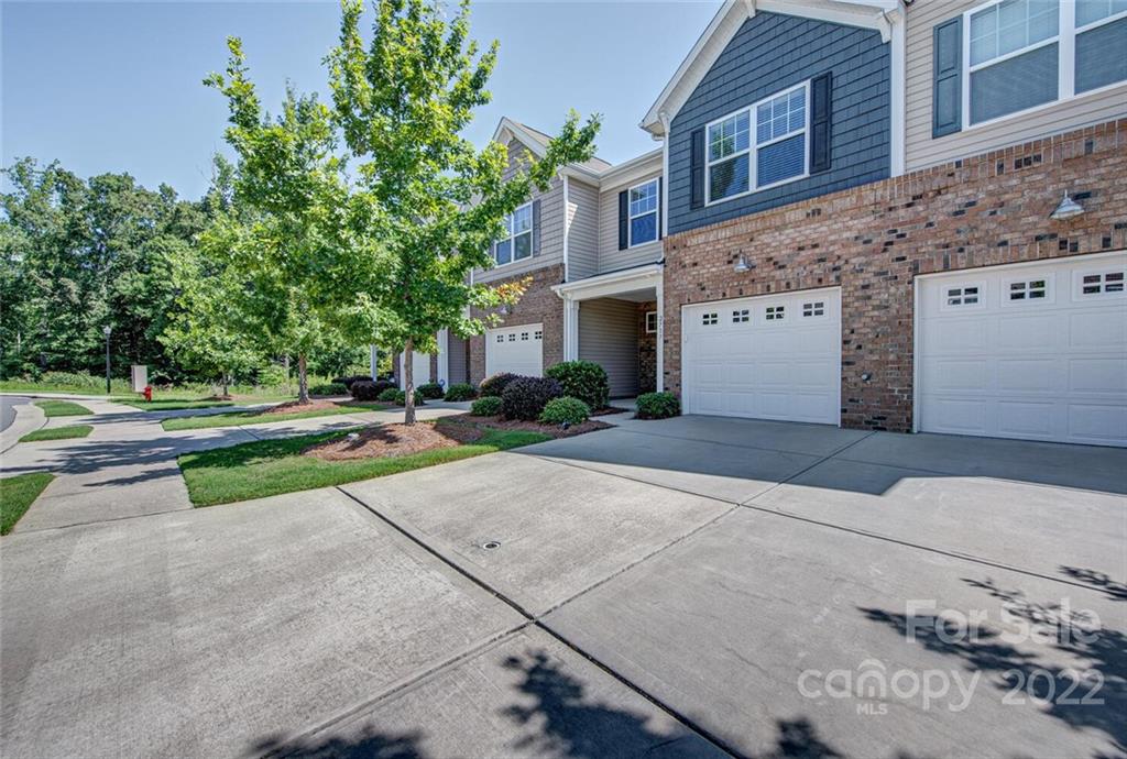 Property image 2 of 2717 Sawbridge Lane in Kinmere Commons, Gastonia, NC 28056