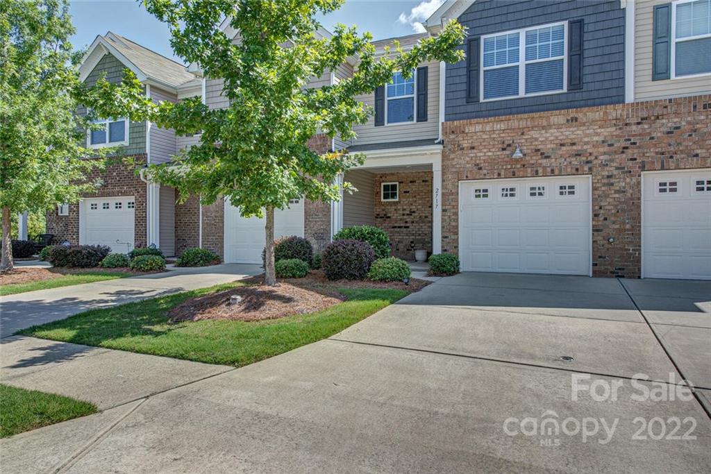 Property image 3 of 2717 Sawbridge Lane in Kinmere Commons, Gastonia, NC 28056