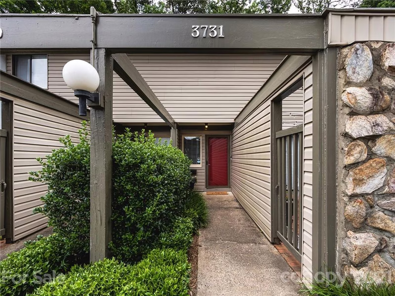 Property image 3 at 3731 Winding Creek Lane, Charlotte, NC 28226