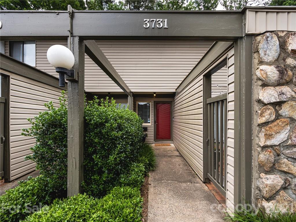 Property image 3 of 3731 Winding Creek Lane in Sir Johns Hill, Charlotte, NC 28226