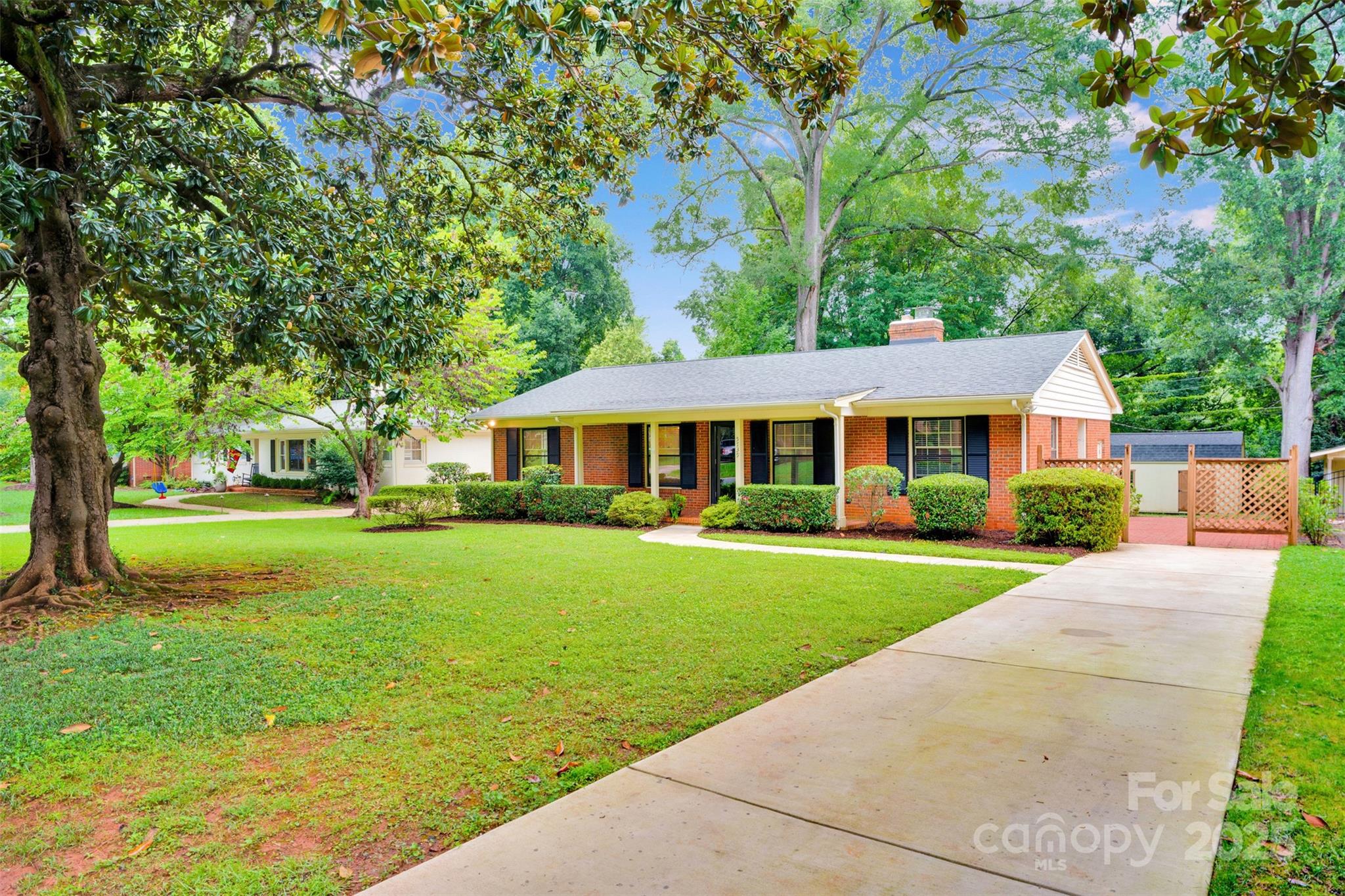 Property image 2 of 5739 Murrayhill Road in Madison Park, Charlotte, NC 28210