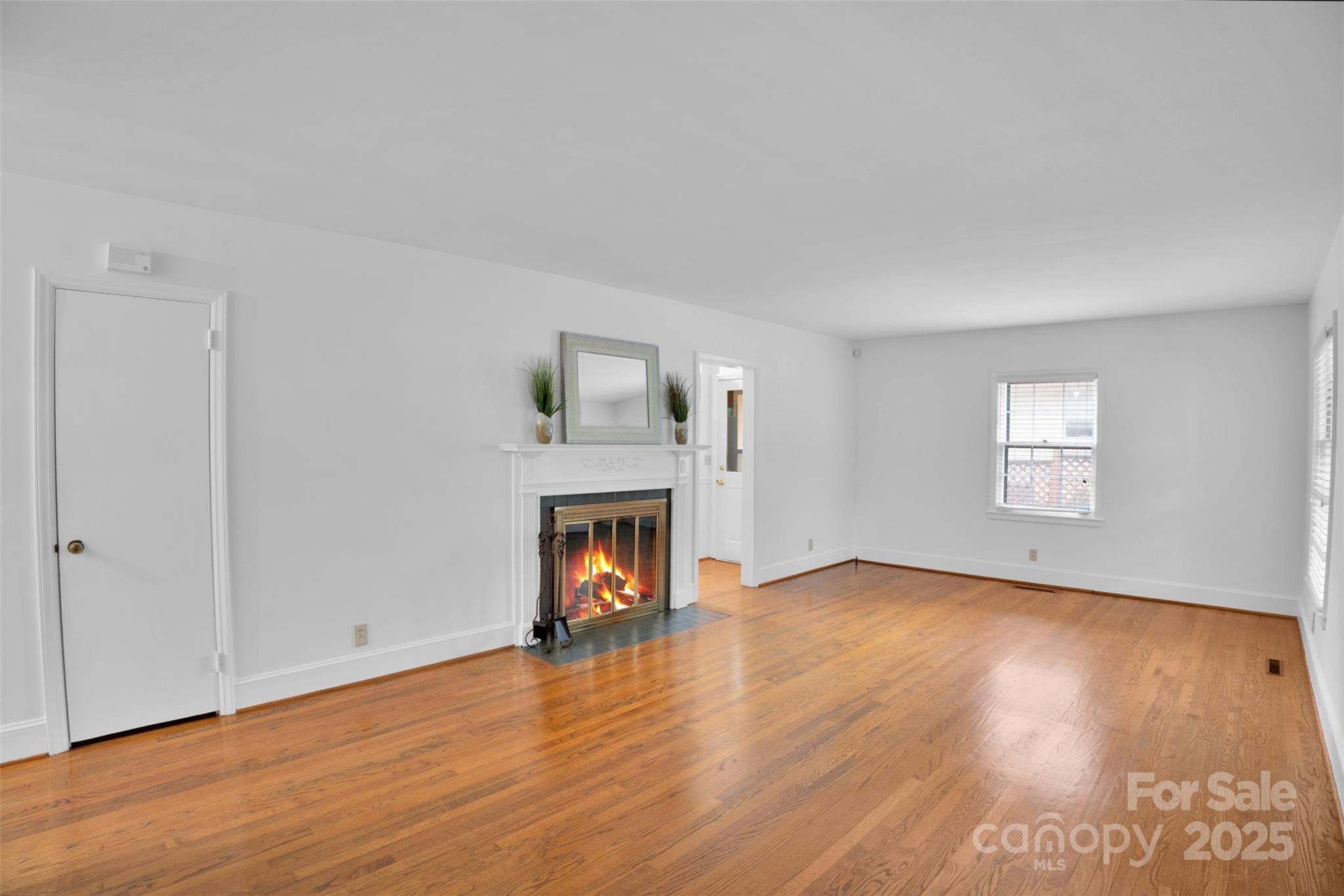 Property image 3 of 5739 Murrayhill Road in Madison Park, Charlotte, NC 28210