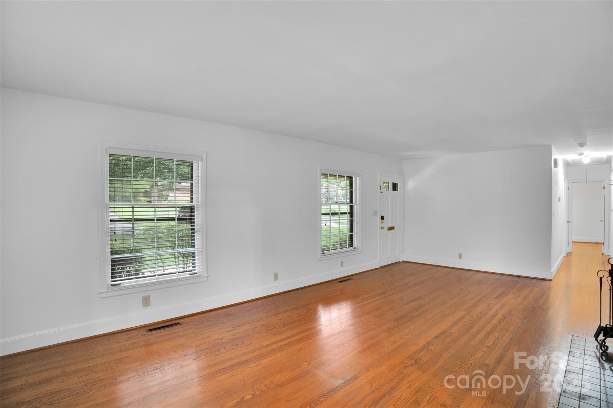 Property image 5 of 5739 Murrayhill Road in Madison Park, Charlotte, NC 28210