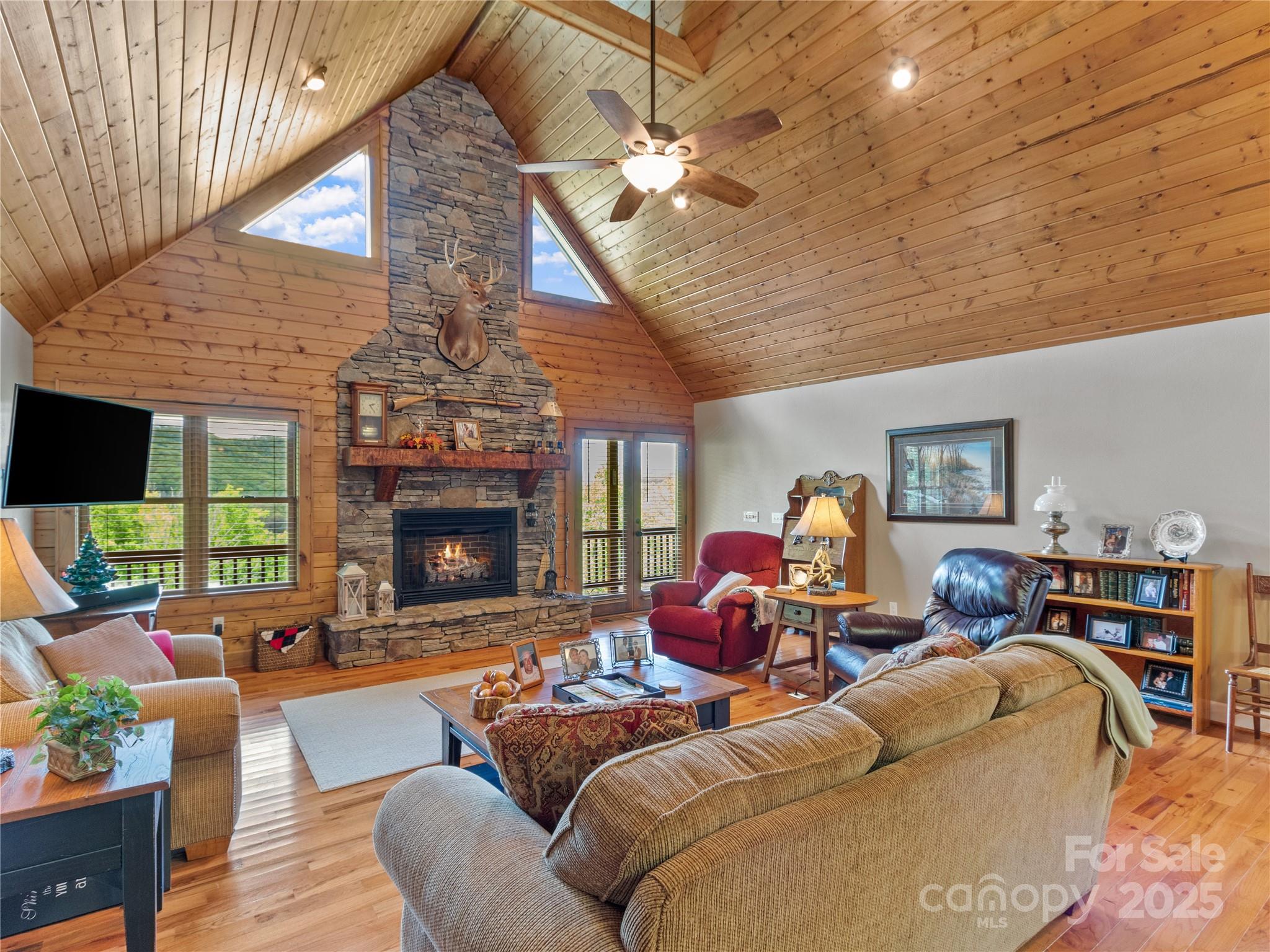 Property image 5 of 370 Appaloosa Trail in Riverwalk, Burnsville, NC 28714