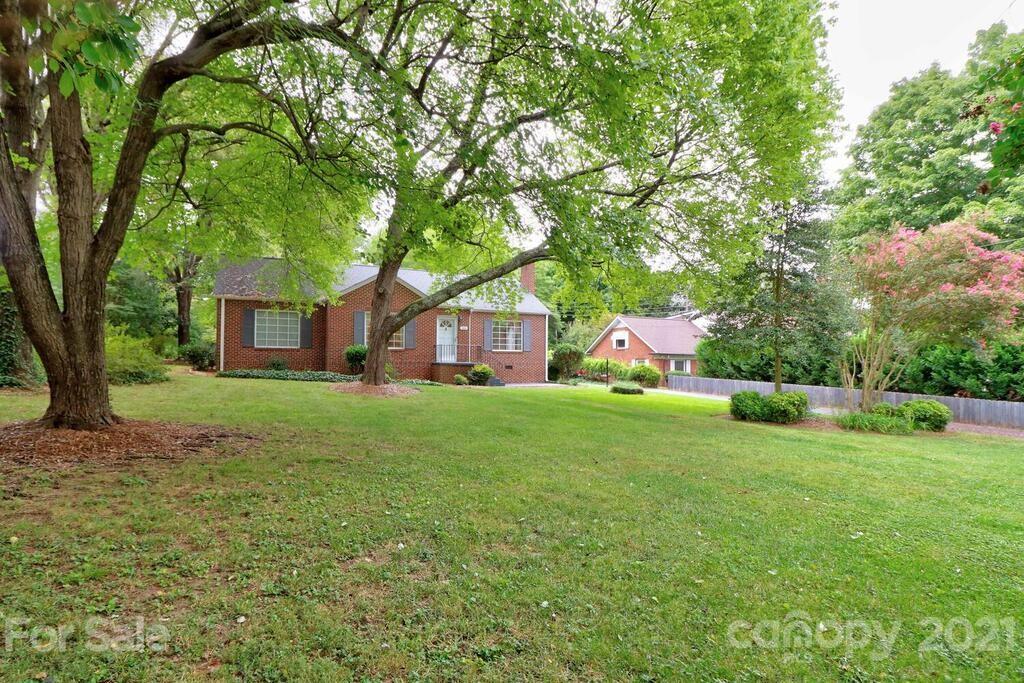 Property image 2 of 1616 Statesville Boulevard in Milford Hills, Salisbury, NC 28144
