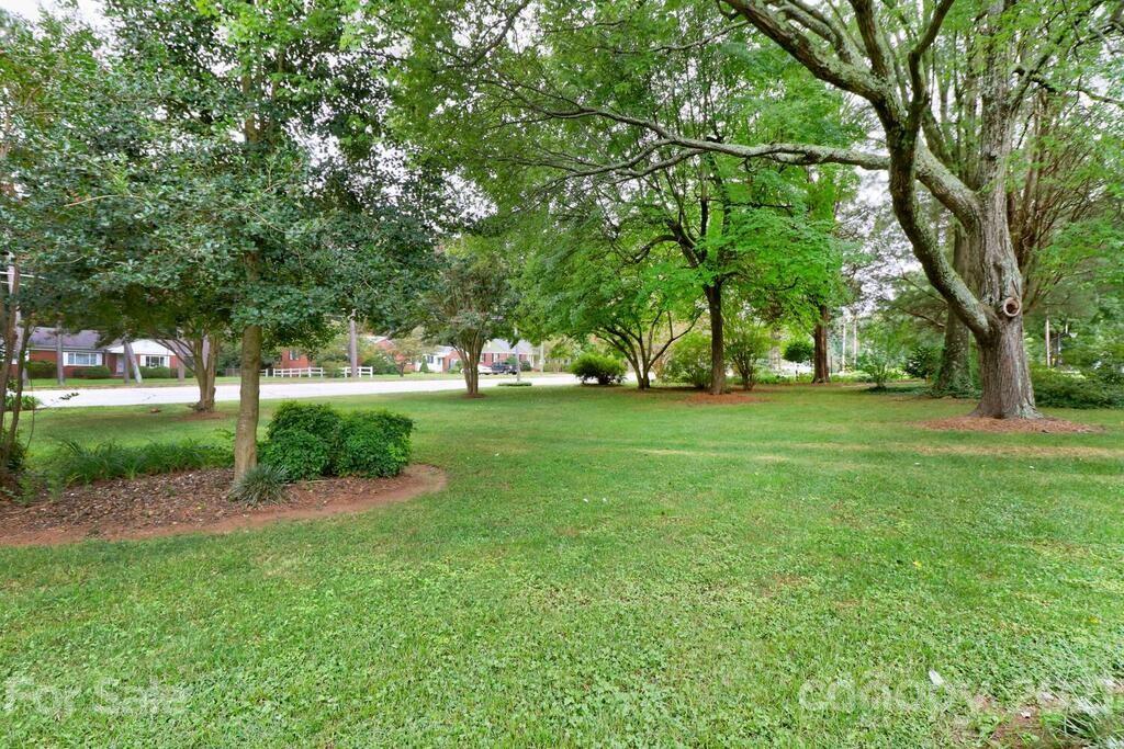 Property image 4 of 1616 Statesville Boulevard in Milford Hills, Salisbury, NC 28144