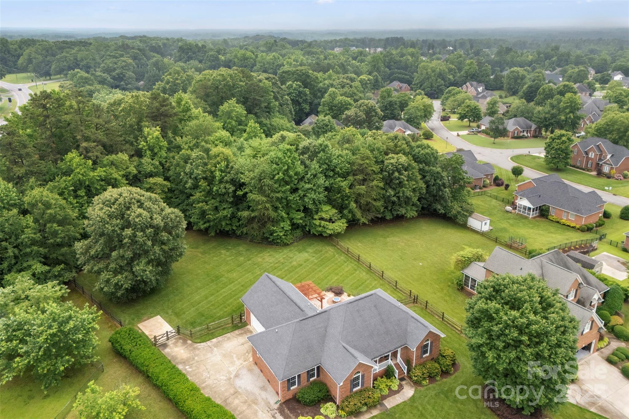 Property image 3 of 5410 Berryview Lane in Cramer Woods, Gastonia, NC 28056