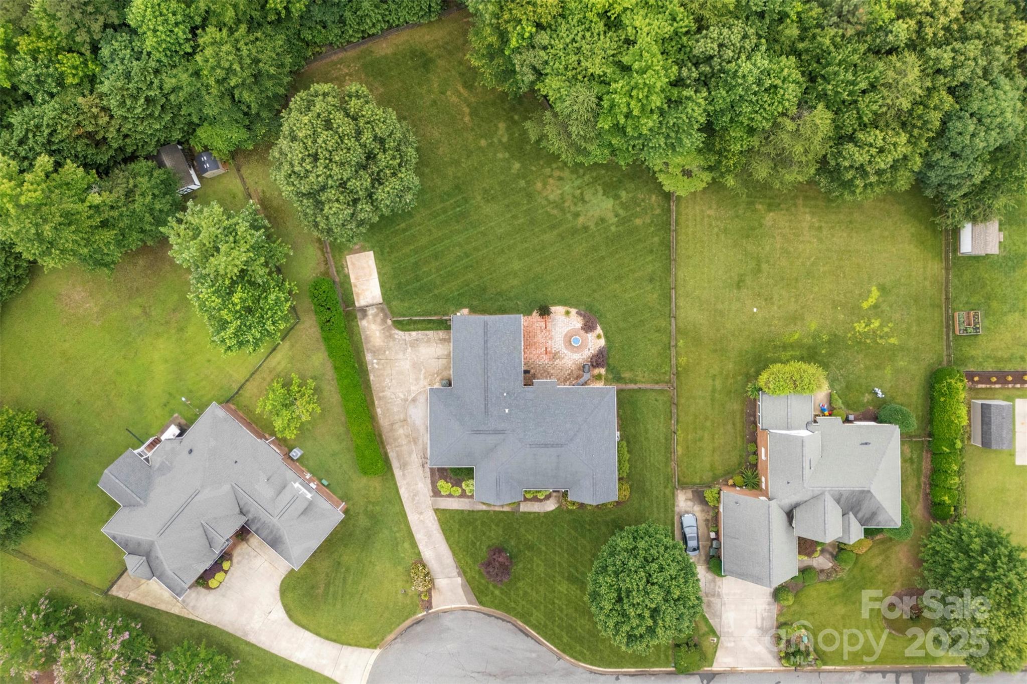 Property image 4 of 5410 Berryview Lane in Cramer Woods, Gastonia, NC 28056