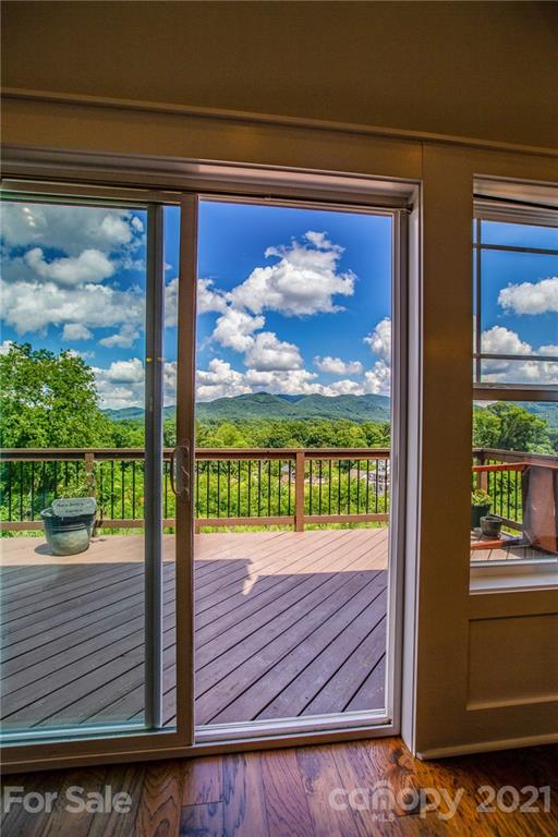 Property image 4 of 112 Chepstow Place in Tudor Croft, Black Mountain, NC 28711
