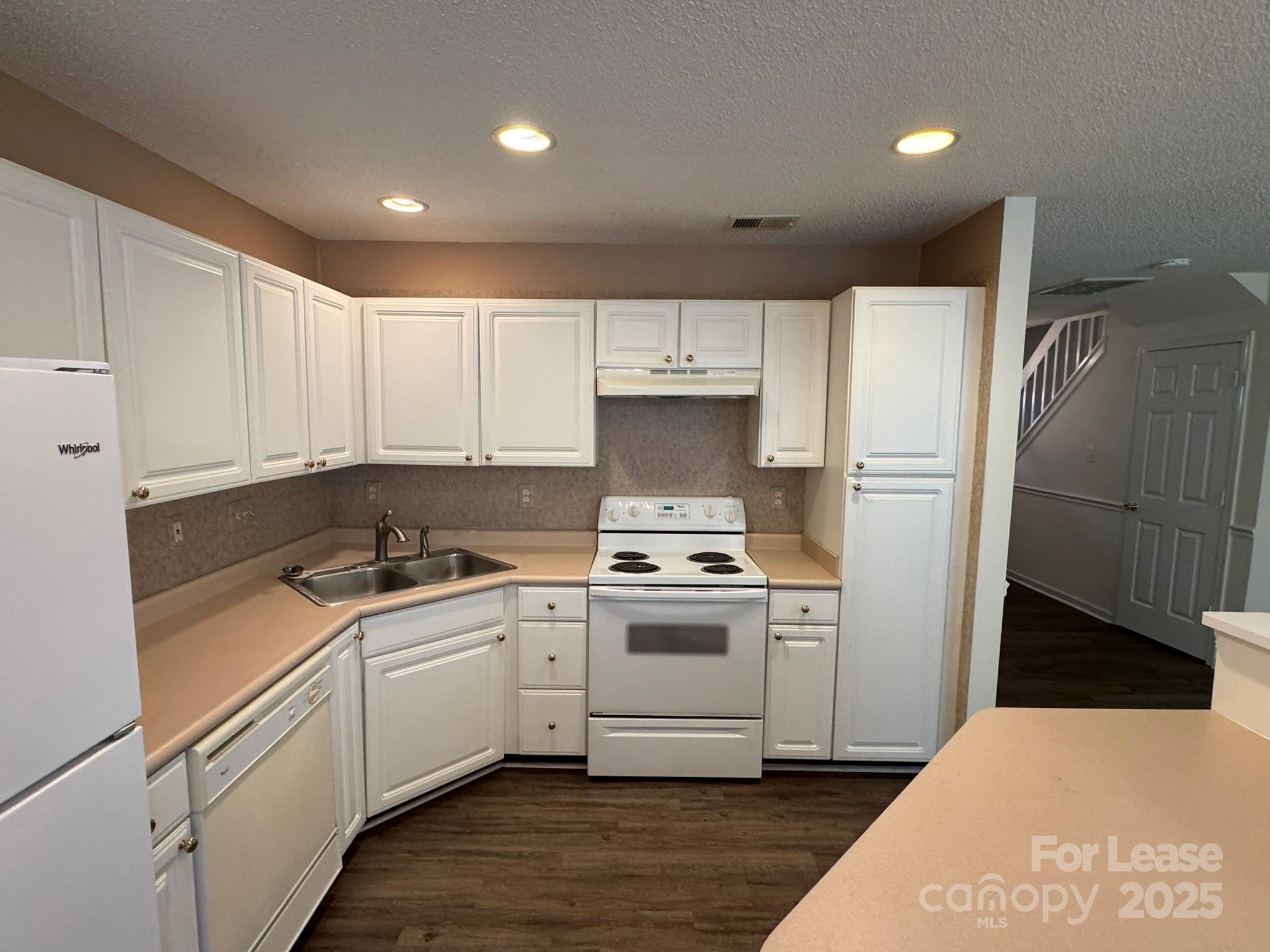 Property image 3 of 8419 Southgate Commons Drive in Southgate Commons, Charlotte, NC 28277