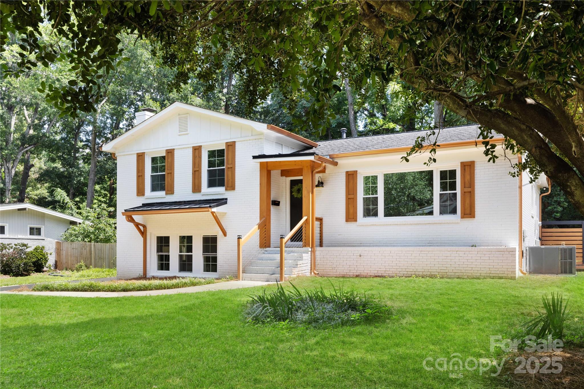 Property image 3 of 2120 Shadyview Drive in Montclaire, Charlotte, NC 28210