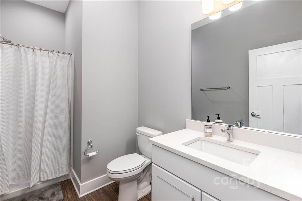 Property image 4 of 440 Southend Crossing Lane in Southpoint, Charlotte, NC 28203
