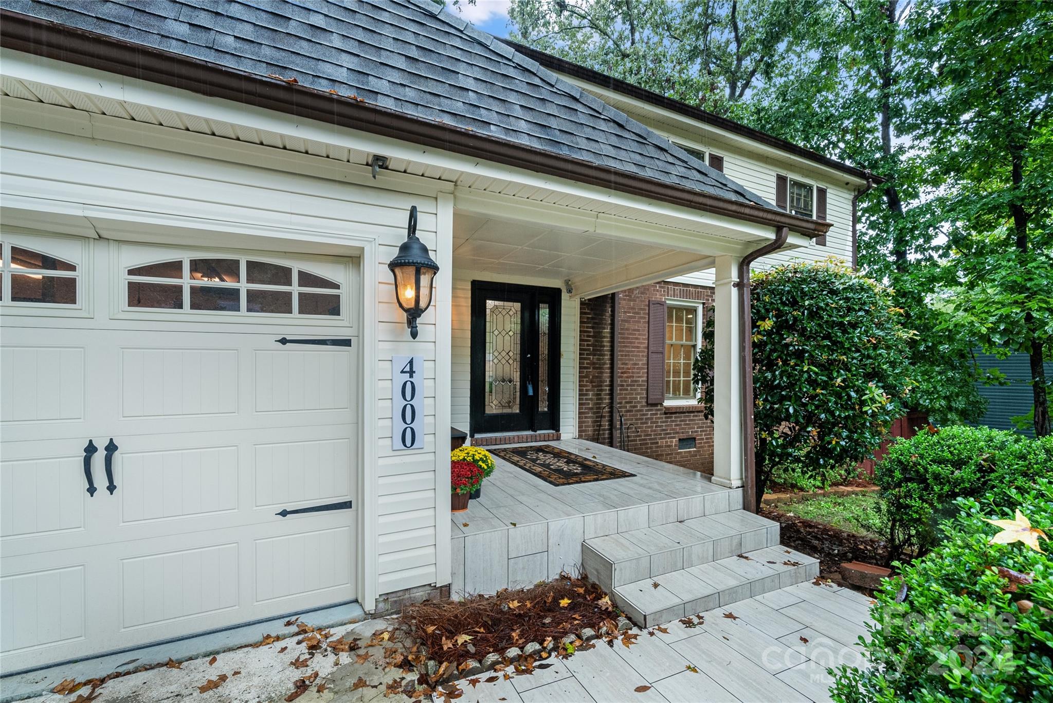 Property image 2 of 4000 Waterford Drive in Carmel Valley, Charlotte, NC 28226