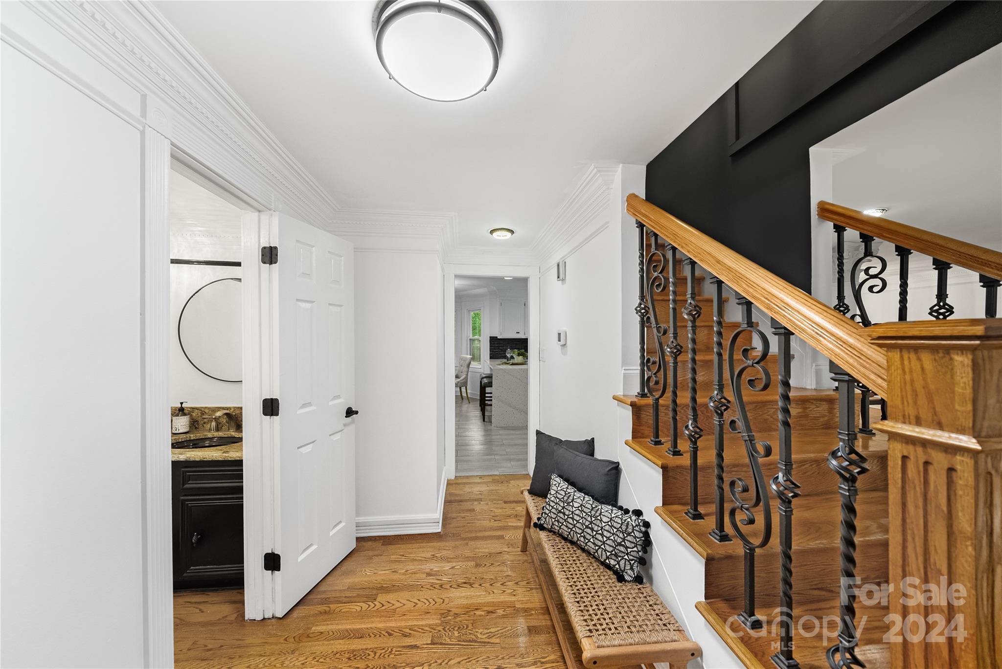 Property image 3 of 4000 Waterford Drive in Carmel Valley, Charlotte, NC 28226