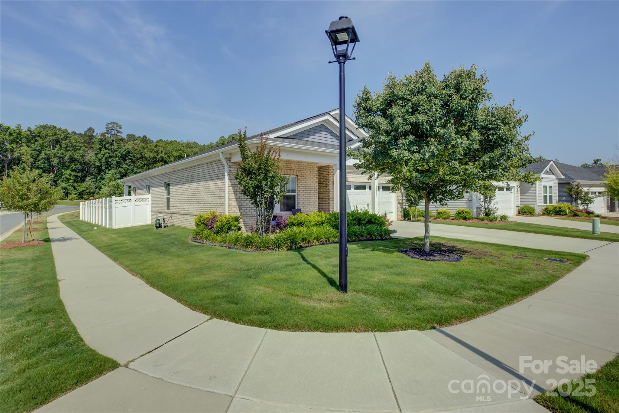 Property image 2 of 9226 Dunwich Drive in Nolen Farm, Gastonia, NC 28056