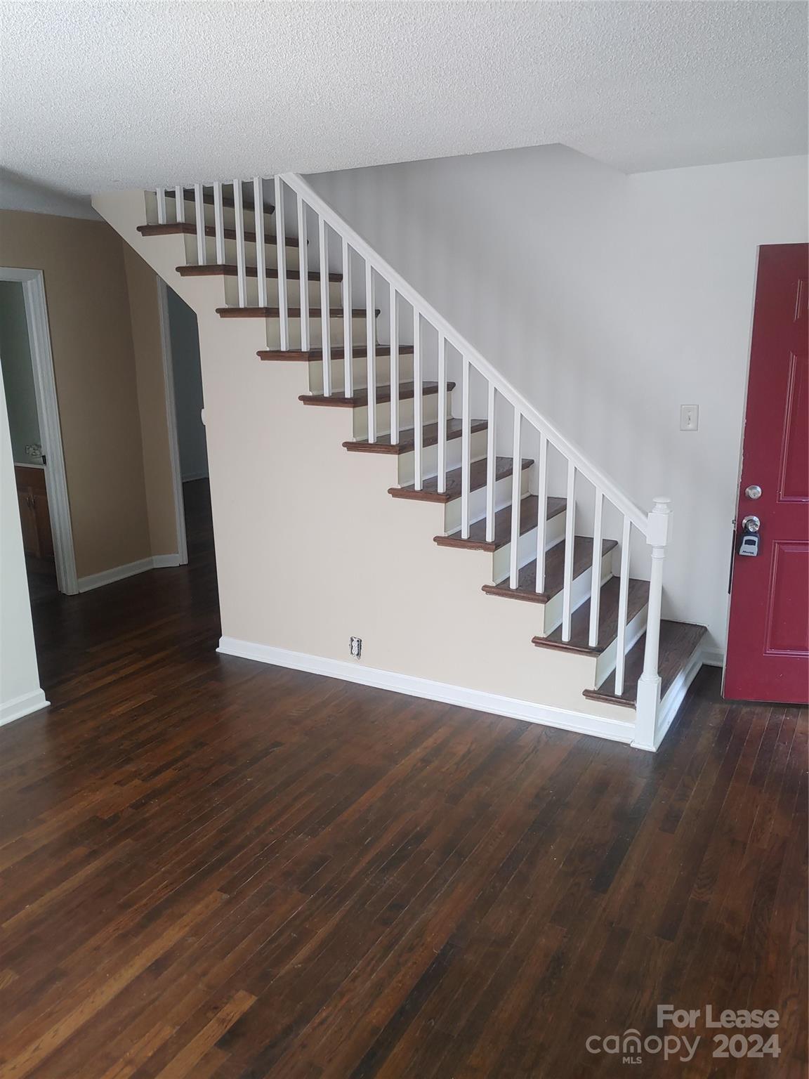 Property image 4 of 4201 Dinglewood Avenue in Howie Acres, Charlotte, NC 28205
