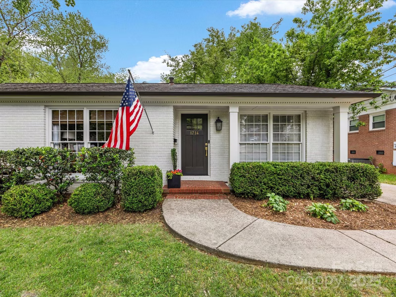 1714 Edgewater Drive