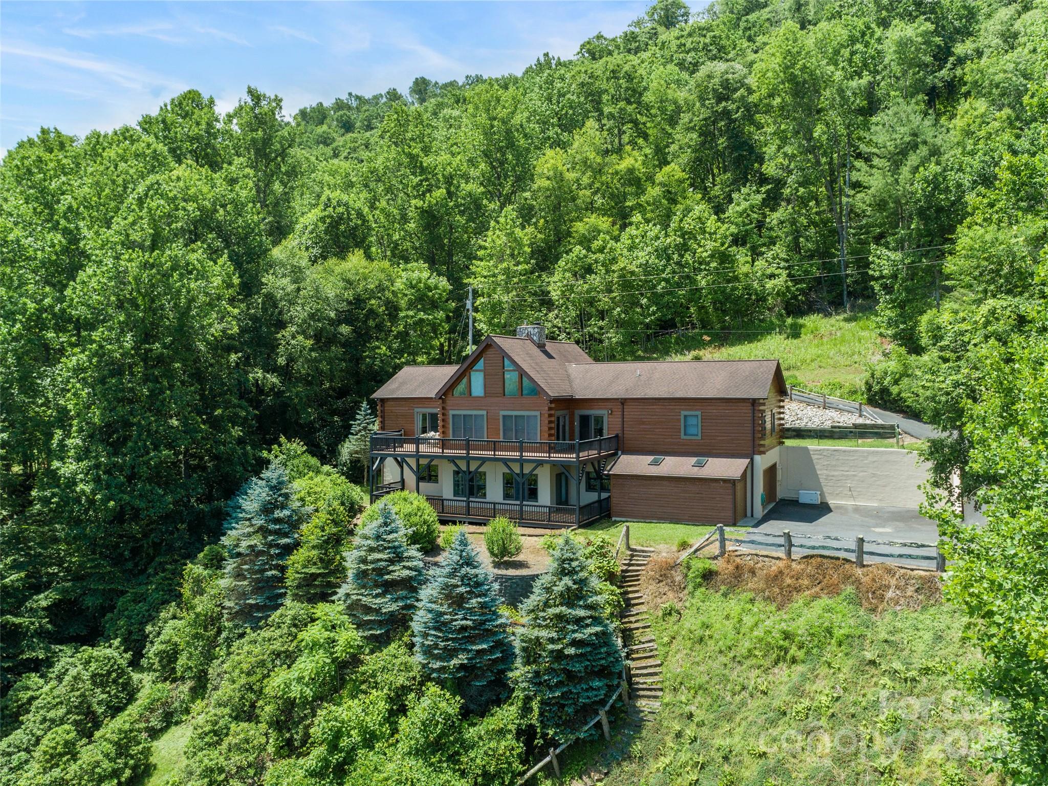 Property image 2 of 210 Miners Ridge Drive in The Reserve, Burnsville, NC 28714