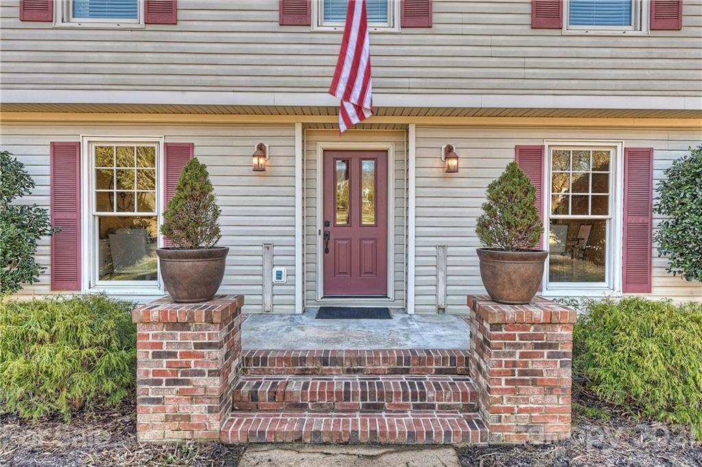 Property image 2 of 2013 Light Brigade Drive in Windrow Ii, Matthews, NC 28105