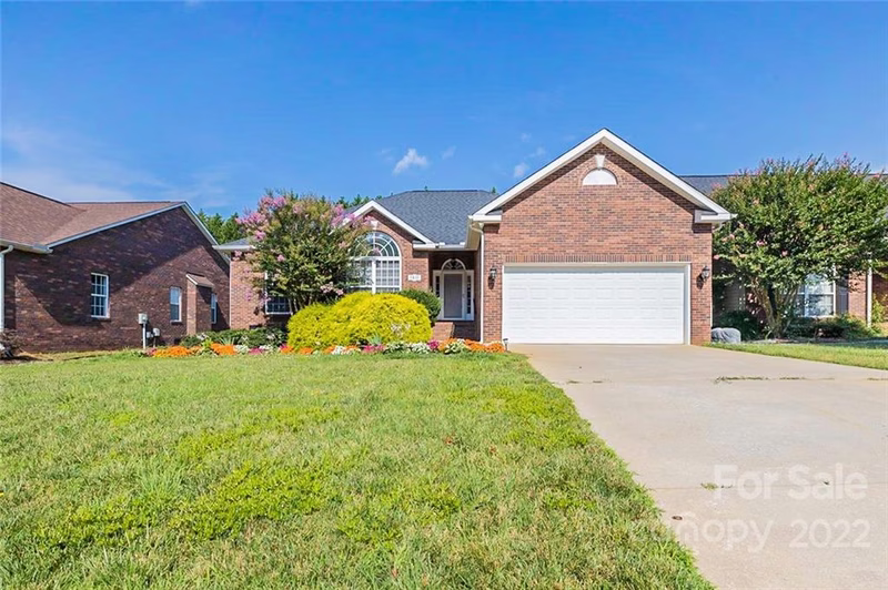 1011 Overhill Road