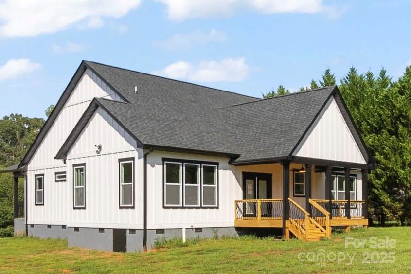 Property image 2 of 2589 Polo Lane in The Paddocks, Maiden, NC 28650