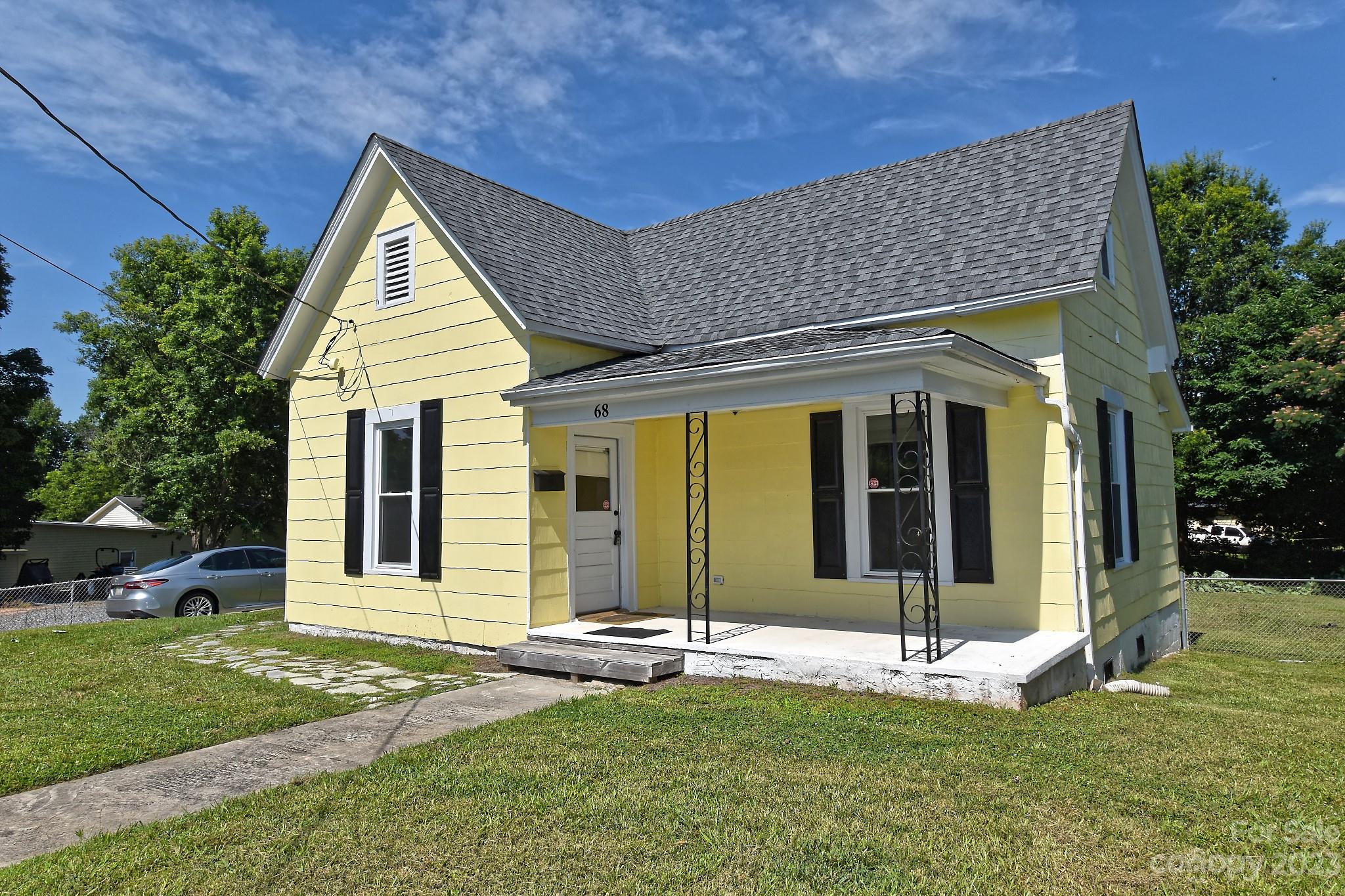 Property image 2 of 68 14th Street in Shuford Mill Village, Hickory, NC 28602