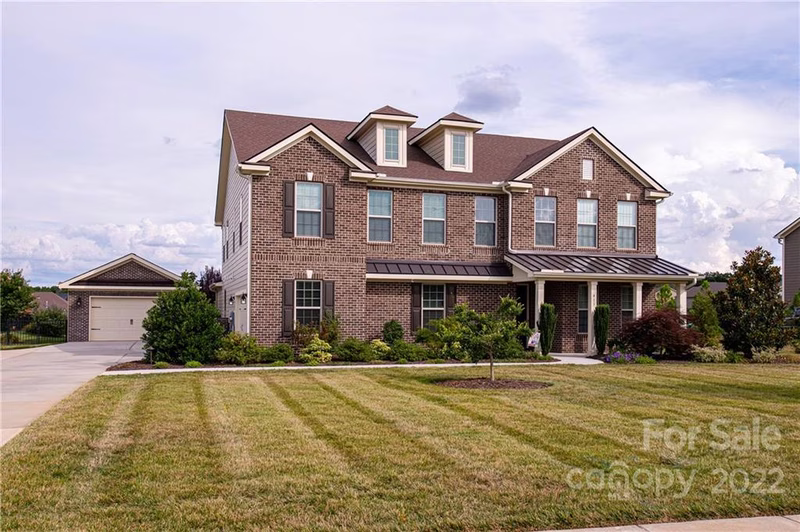 Property image 2 at 413 Alucio Court, Matthews, NC 28104
