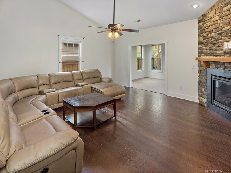 Property image 4 at 24 Onteora Oaks Drive, Asheville, NC 28803