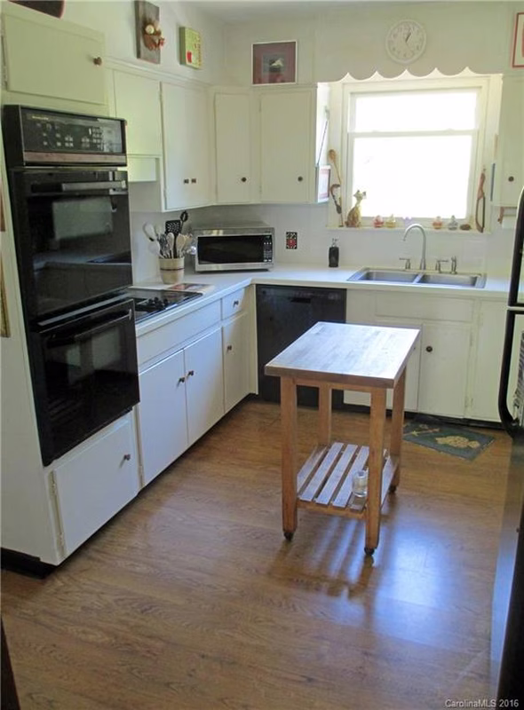 Property image 3 at 2000 Cloister Drive, Charlotte, NC 28211