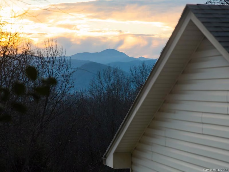 Property image 3 at 39 Mountain Site Lane, Asheville, NC 28803