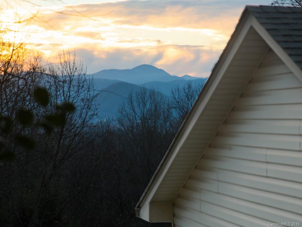 Property image 3 of 39 Mountain Site Lane in Sunset Ridge, Asheville, NC 28803