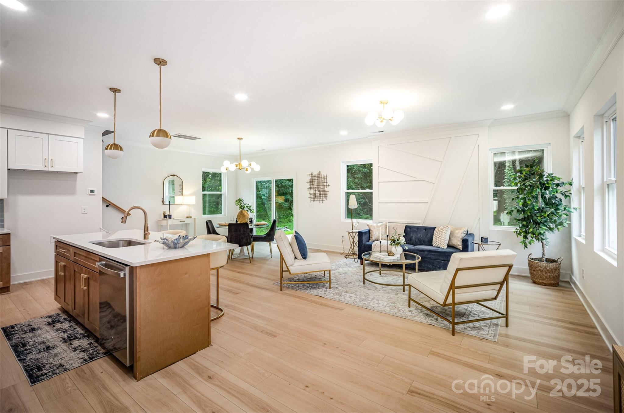 Property image 4 of 4547 Kings Court in Jamestowne, Hickory, NC 28602