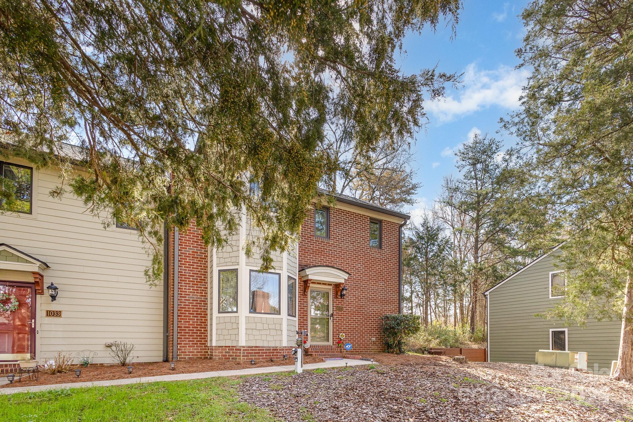 Property image 2 of 1035 Nw Wexford Place in Ridgeview, Concord, NC 28027