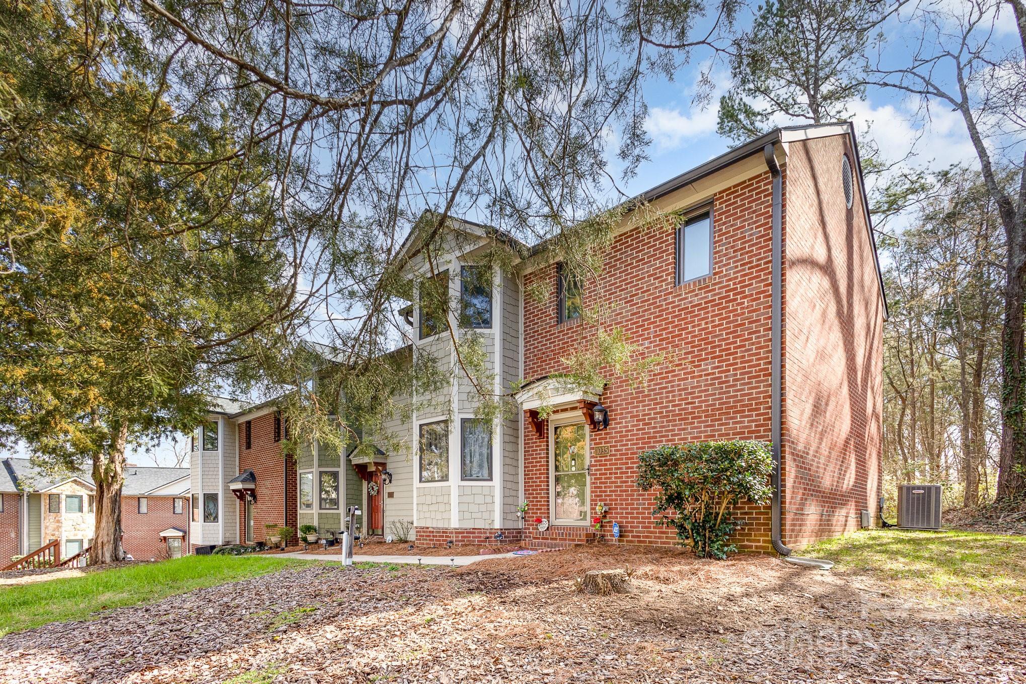 Property image 3 of 1035 Nw Wexford Place in Ridgeview, Concord, NC 28027