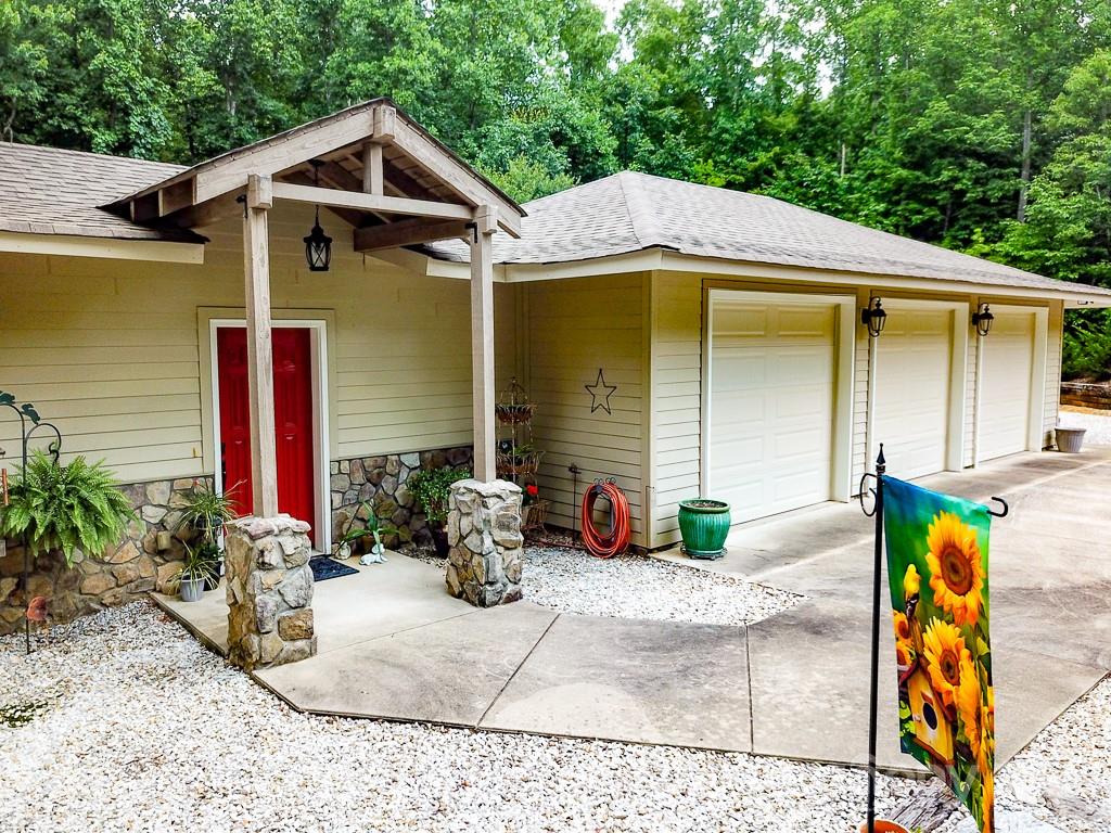 Property image 4 of 24 Juniper Lane in Haven Heights, Marion, NC 28752