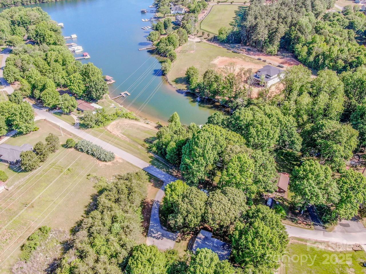 Property image 3 of 7733 Skyline Drive in Mobile Home Estates, Sherrills Ford, NC 28673