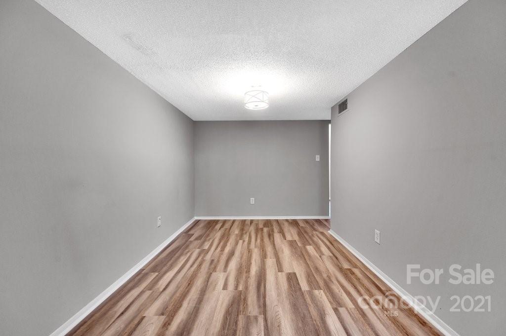 Property image 4 of 3636 Maple Glen Lane in Sir Johns Hill, Charlotte, NC 28226